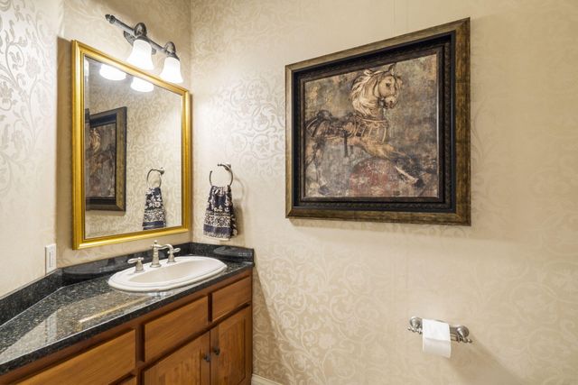 2421 Candlebark Lane, Lebanon, MO 65536