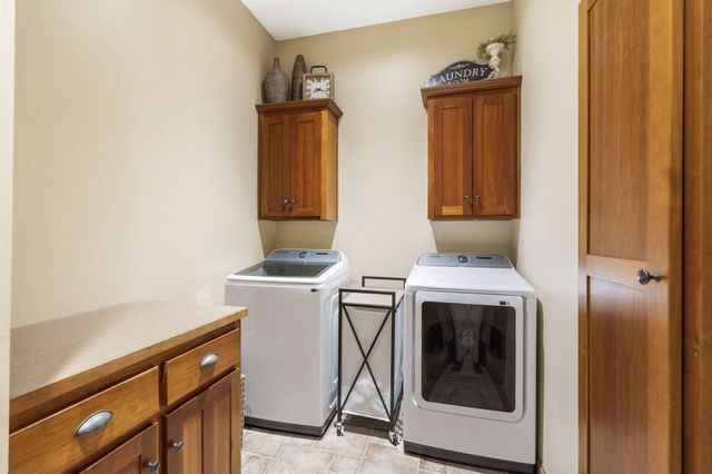 2421 Candlebark Lane, Lebanon, MO 65536