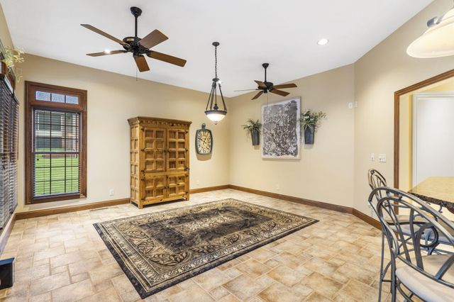 2421 Candlebark Lane, Lebanon, MO 65536