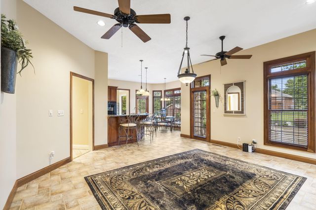 2421 Candlebark Lane, Lebanon, MO 65536