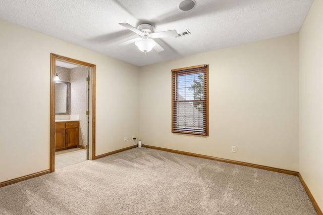 2421 Candlebark Lane, Lebanon, MO 65536