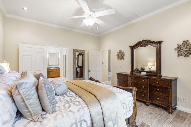 2421 Candlebark Lane, Lebanon, MO 65536