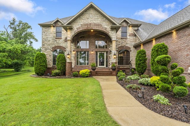 2421 Candlebark Lane, Lebanon, MO 65536