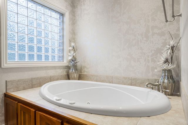 2421 Candlebark Lane, Lebanon, MO 65536