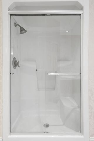 2421 Candlebark Lane, Lebanon, MO 65536