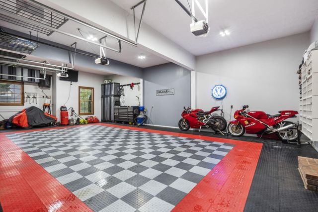 2421 Candlebark Lane, Lebanon, MO 65536