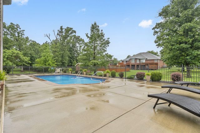 2421 Candlebark Lane, Lebanon, MO 65536