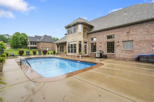 2421 Candlebark Lane, Lebanon, MO 65536