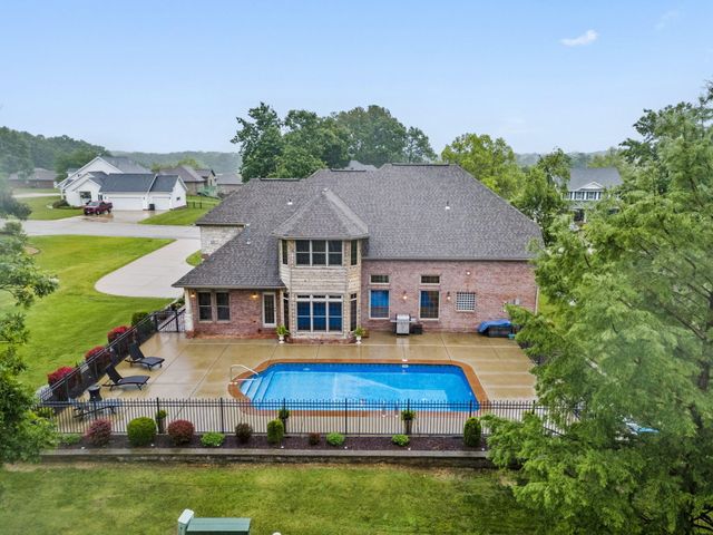2421 Candlebark Lane, Lebanon, MO 65536