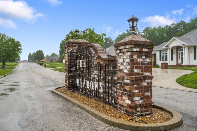 2421 Candlebark Lane, Lebanon, MO 65536