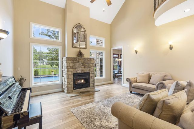 2421 Candlebark Lane, Lebanon, MO 65536