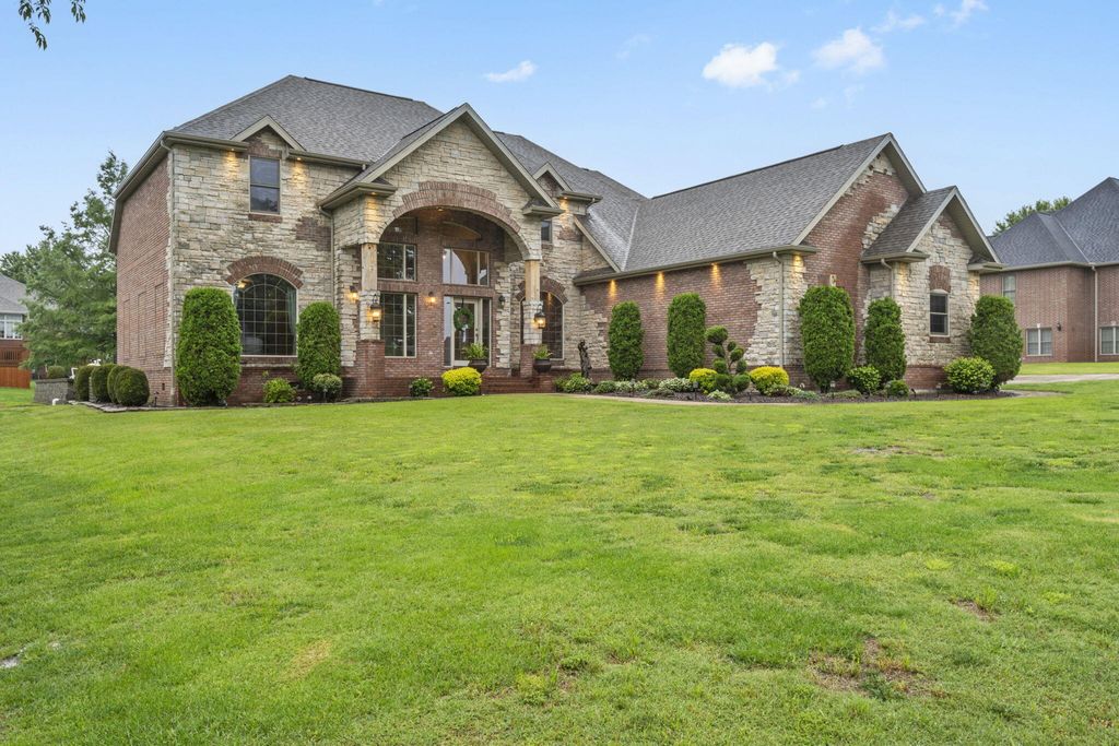 2421 Candlebark Lane, Lebanon, MO 65536