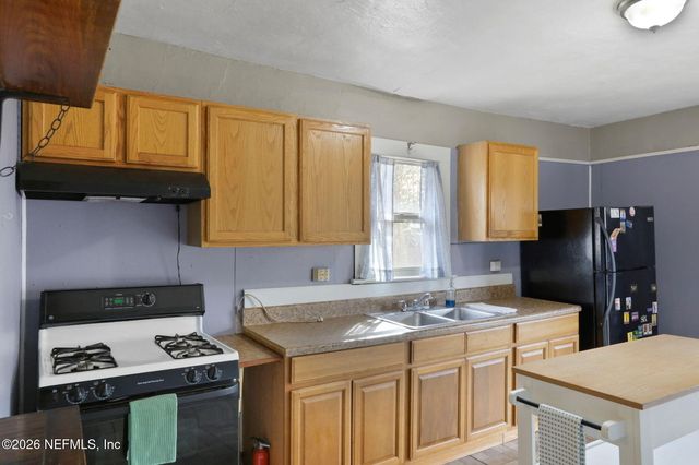 2048 REDWING Street, Jacksonville, FL 32206