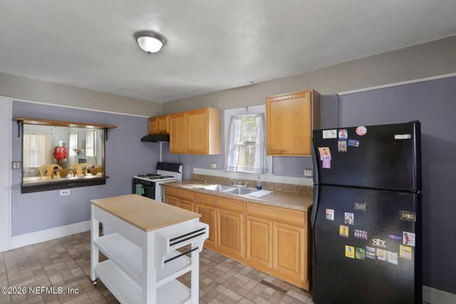 2048 REDWING Street, Jacksonville, FL 32206