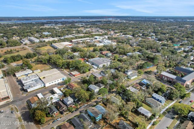 2048 REDWING Street, Jacksonville, FL 32206
