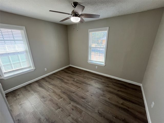 9415 Musgrave Drive, Dallas, TX 75217
