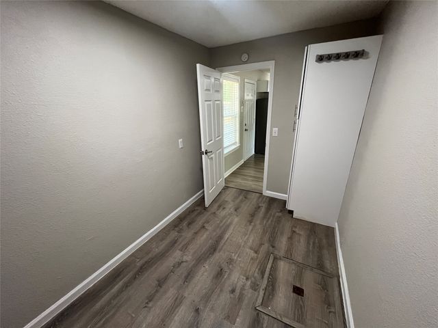 9415 Musgrave Drive, Dallas, TX 75217