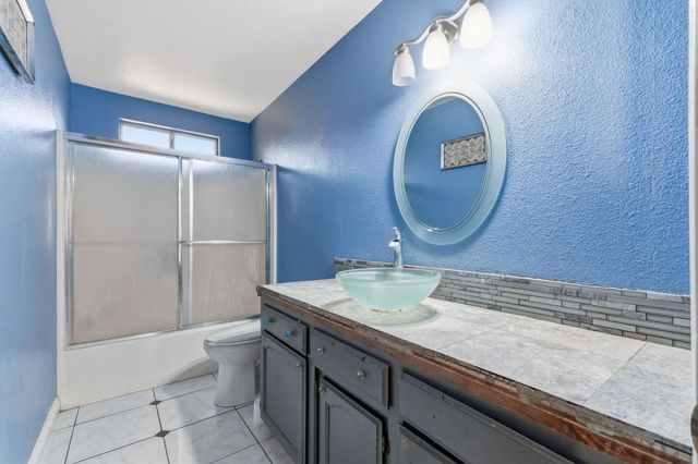 5038 W Donner Avenue, Fresno, CA 93722