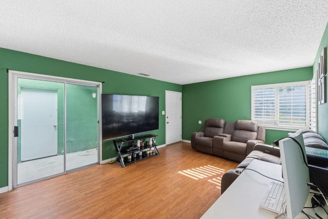 5038 W Donner Avenue, Fresno, CA 93722