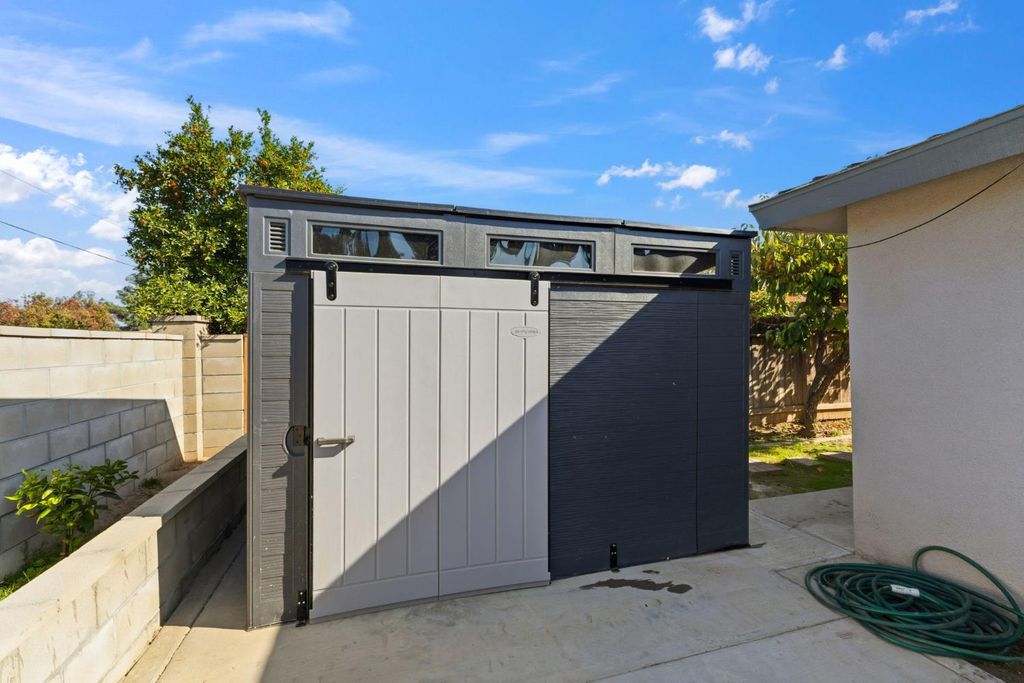 Image 23 of property listing at 5038 W Donner Avenue, Fresno, CA 93722