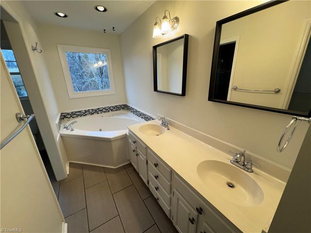 225 Bradford Place Lane, Lewisville, NC 27023