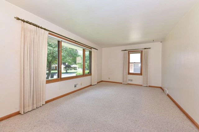 3426 E Whittaker AVENUE, Cudahy, WI 53110