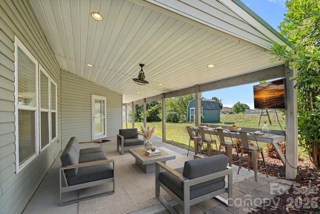 1918 Leesburg Drive, Clover, SC 29710