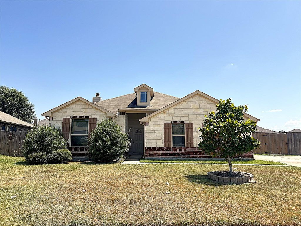 96 Jessica Drive, Dayton, TX 77535