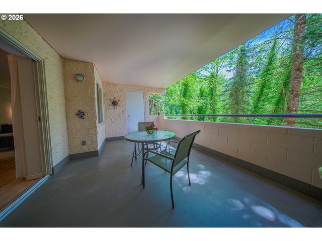 6605 W BURNSIDE St 120, Portland, OR 97210