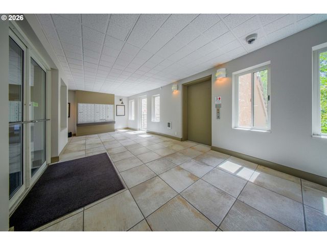 6605 W BURNSIDE St 120, Portland, OR 97210