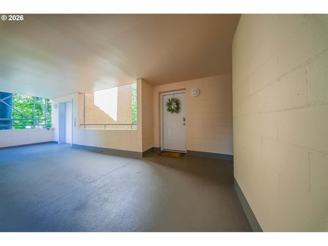 6605 W BURNSIDE St 120, Portland, OR 97210