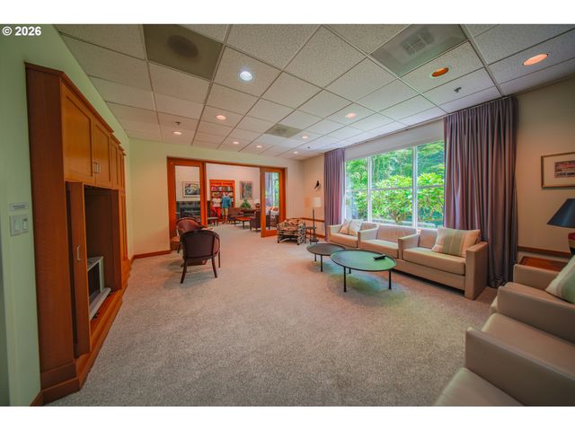 6605 W BURNSIDE St 120, Portland, OR 97210