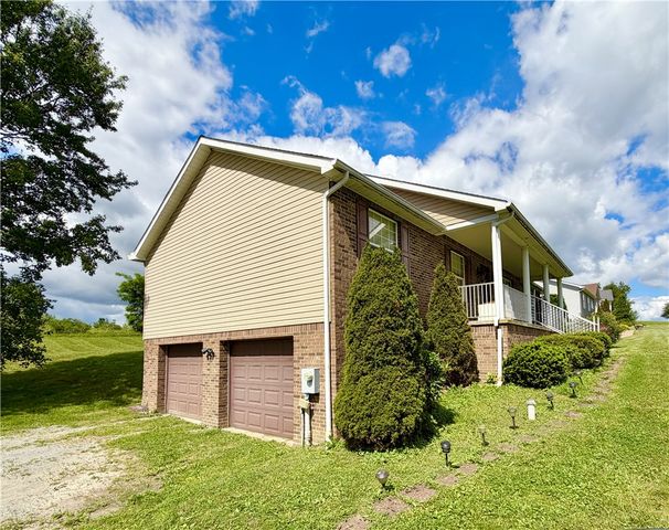 271 Burgess Field Road, Georges Twp, PA 15401