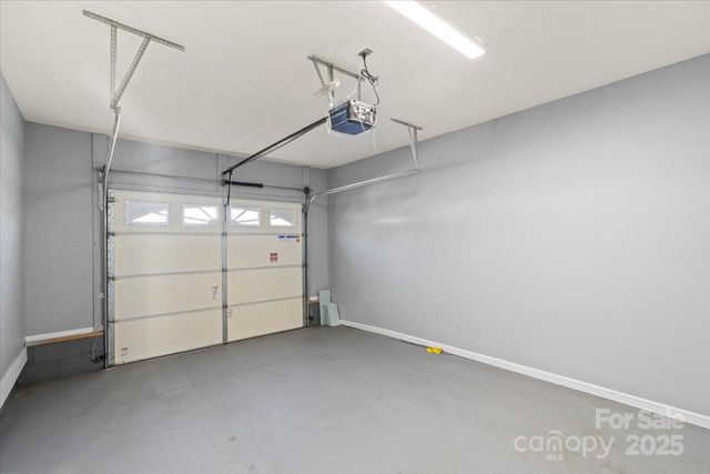 492 14th Avenue NE, Hickory, NC 28601