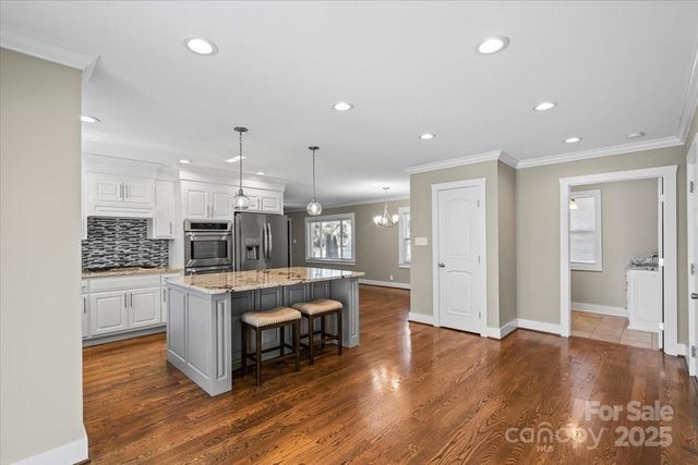 492 14th Avenue NE, Hickory, NC 28601