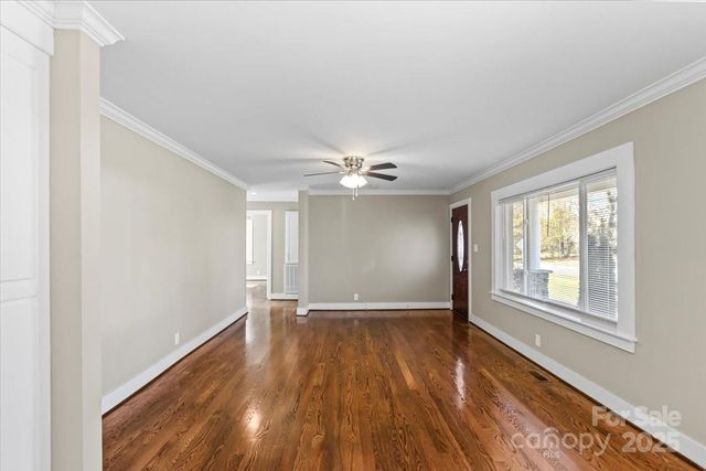 492 14th Avenue NE, Hickory, NC 28601