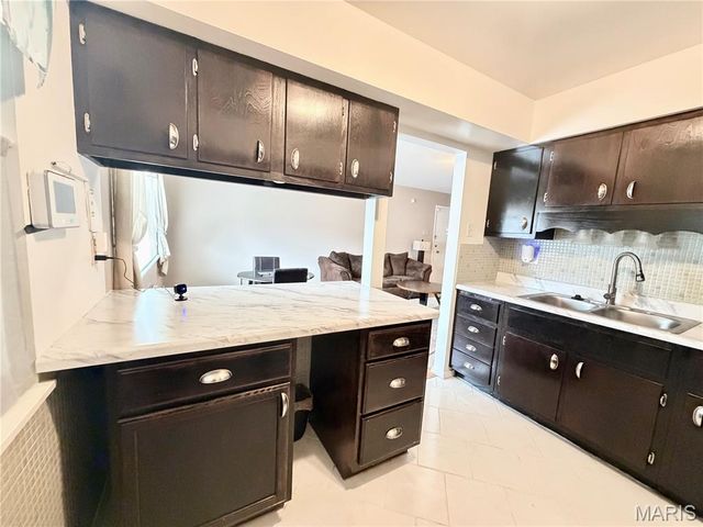 7594 Hazelcrest Drive B, Hazelwood, MO 63042