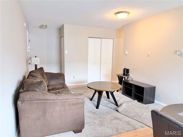 7594 Hazelcrest Drive B, Hazelwood, MO 63042