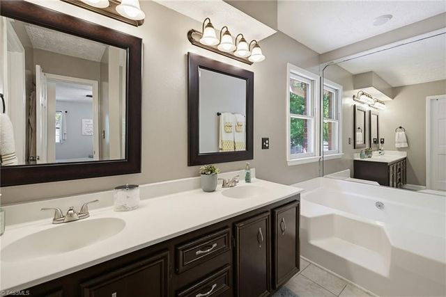 240 Lilac Drive, Kernersville, NC 27284