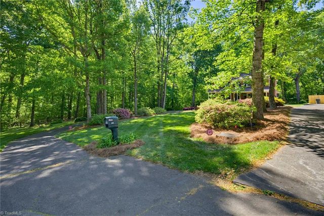 240 Lilac Drive, Kernersville, NC 27284