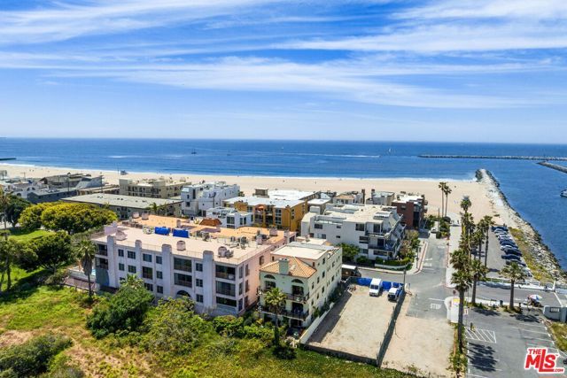6206 Pacific Avenue 2, Playa Del Rey (los Angeles), CA 90293