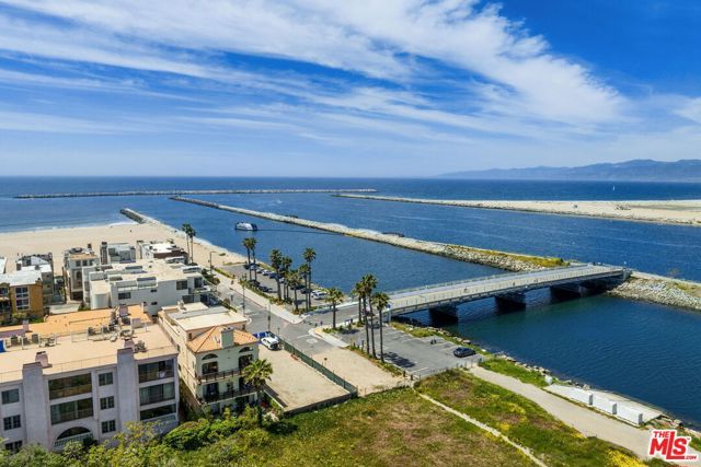 6206 Pacific Avenue 2, Playa Del Rey (los Angeles), CA 90293