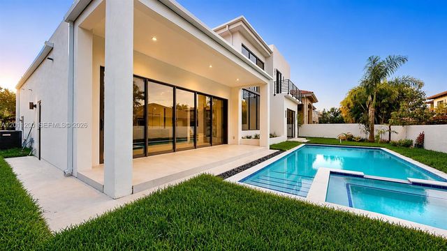 16022 NW 83rd Ct, Miami Lakes, FL 33016