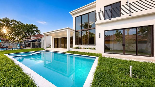 16022 NW 83rd Ct, Miami Lakes, FL 33016