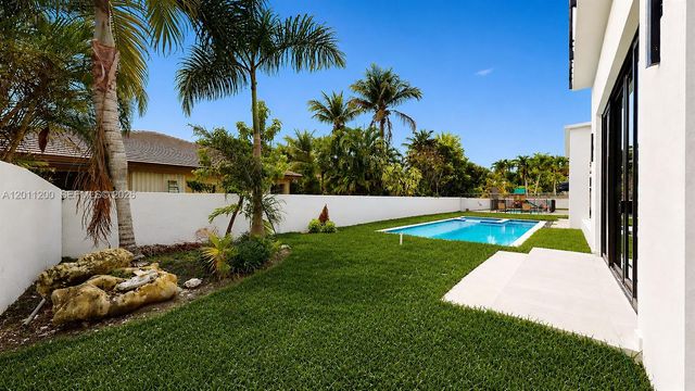 16022 NW 83rd Ct, Miami Lakes, FL 33016
