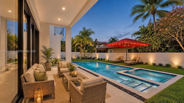 16022 NW 83rd Ct, Miami Lakes, FL 33016