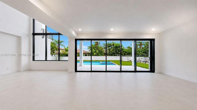 16022 NW 83rd Ct, Miami Lakes, FL 33016