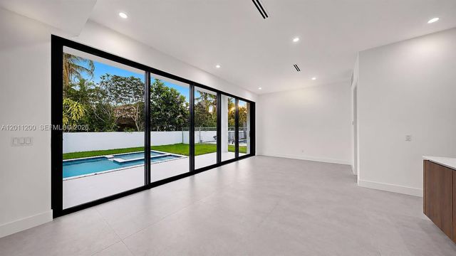 16022 NW 83rd Ct, Miami Lakes, FL 33016