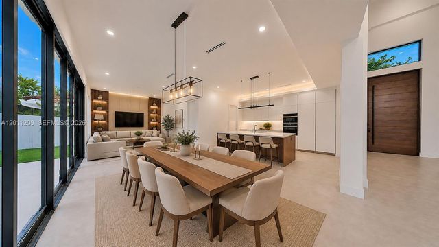 16022 NW 83rd Ct, Miami Lakes, FL 33016