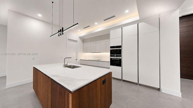 16022 NW 83rd Ct, Miami Lakes, FL 33016